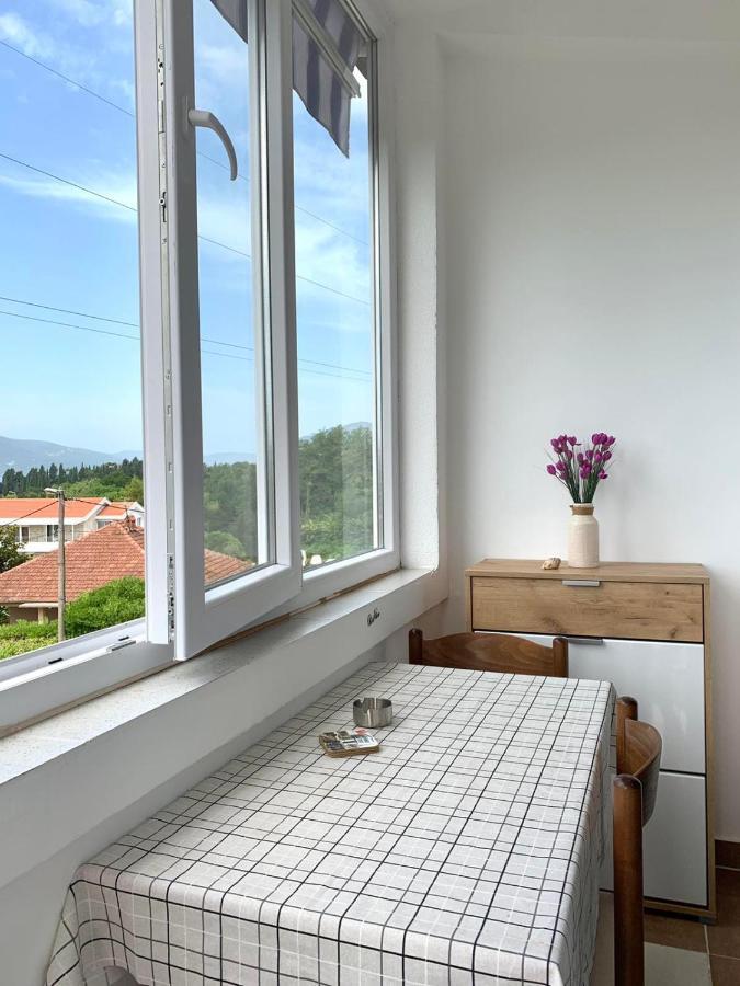 Apartman Dma Tivat Exteriör bild